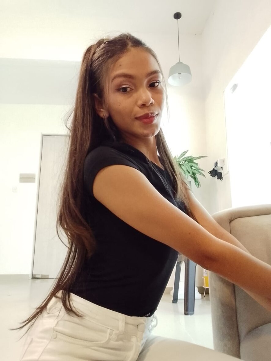 Nina ponse webcam model profile xhamsterlive