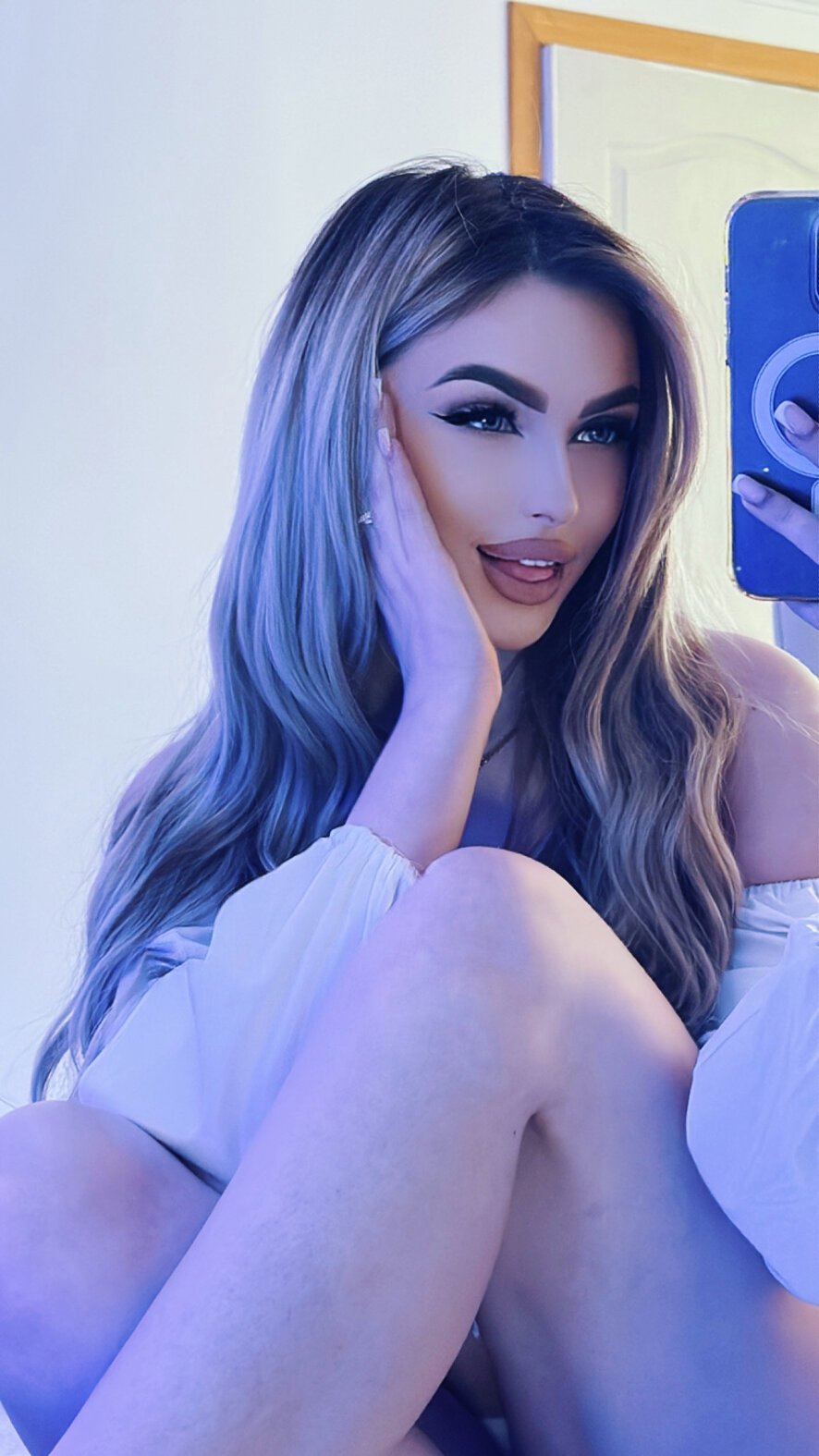 Littledafny Cam Model Profile | Stripchat