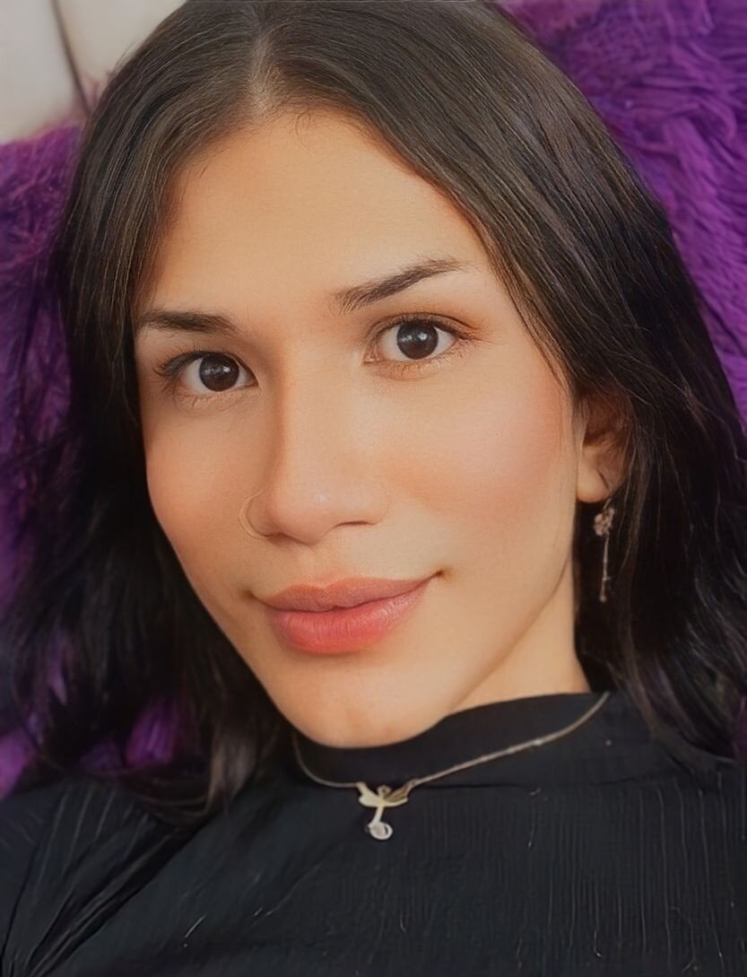 charming-j-cam-model-profile-stripchat