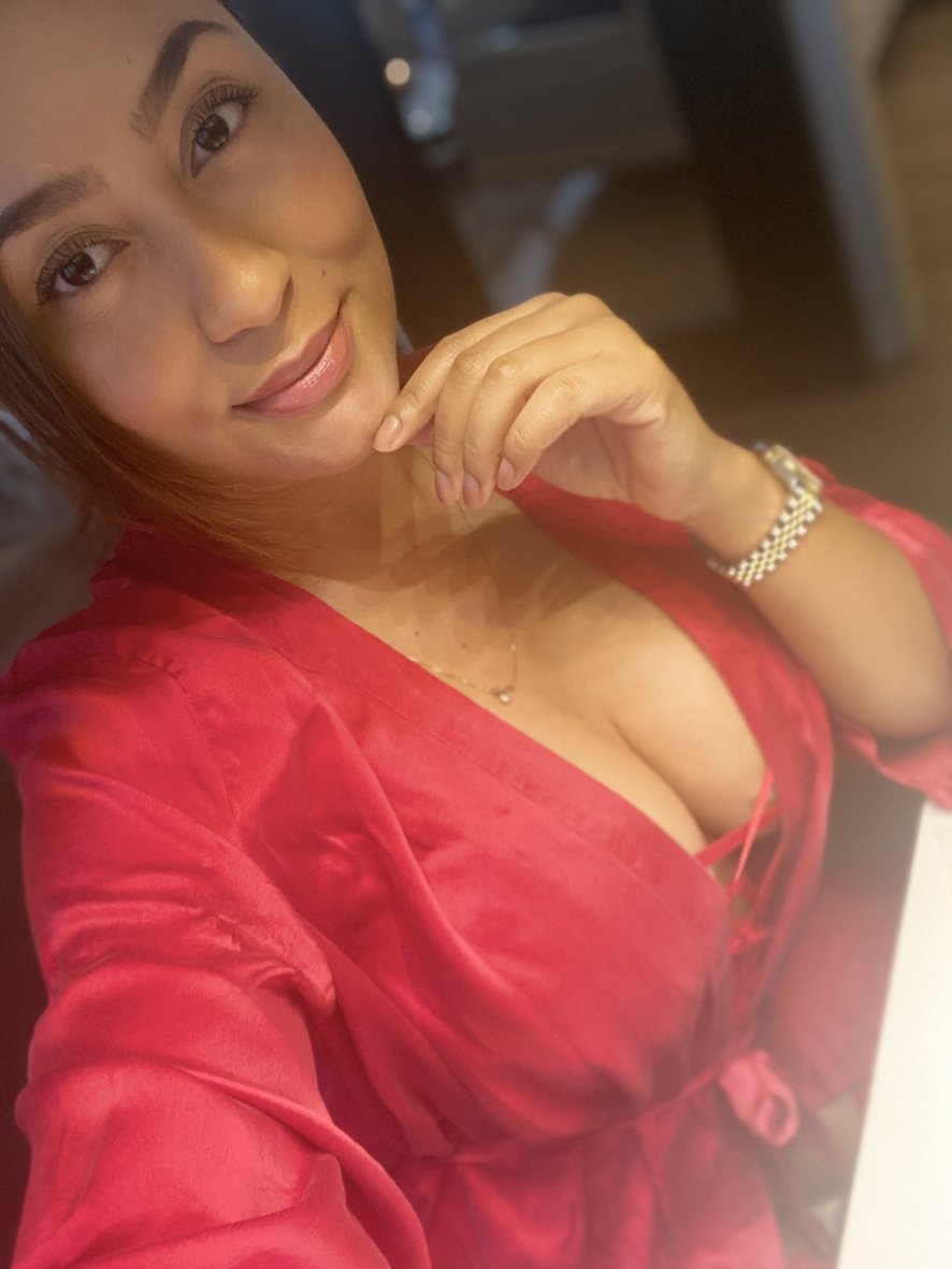 Katjanl Cam Model Profile | Stripchat