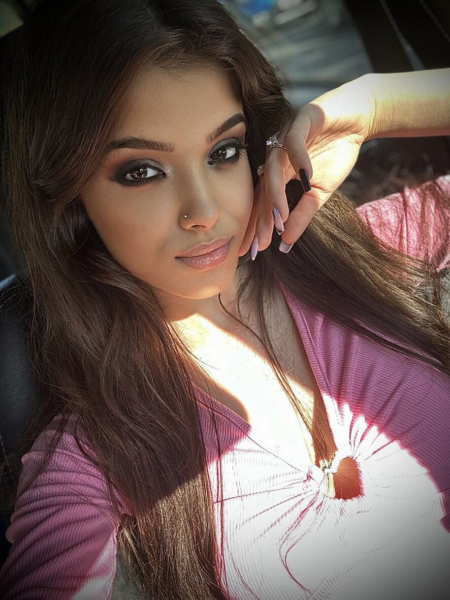 BabyAylin Webcam Model Profile xHamsterLive