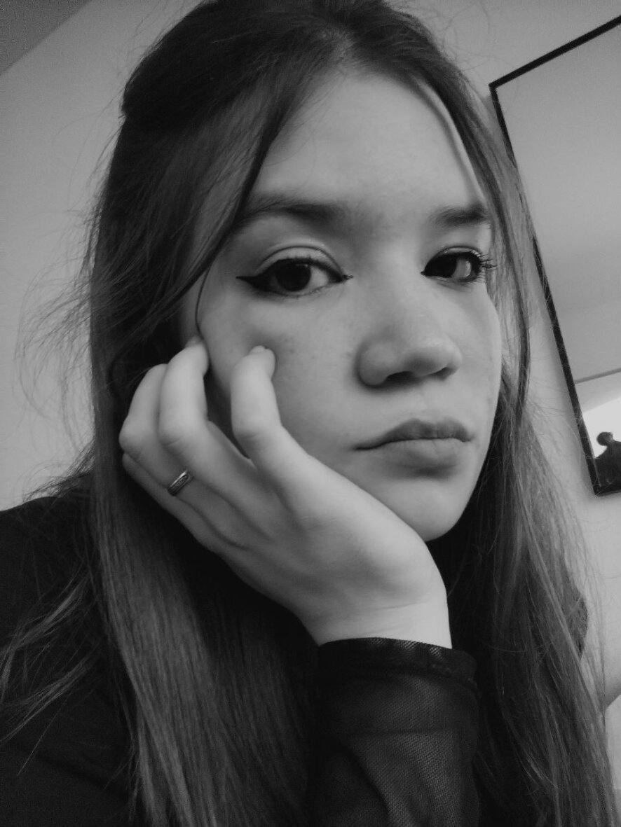 analucas-webcam-model-profile-xhamsterlive