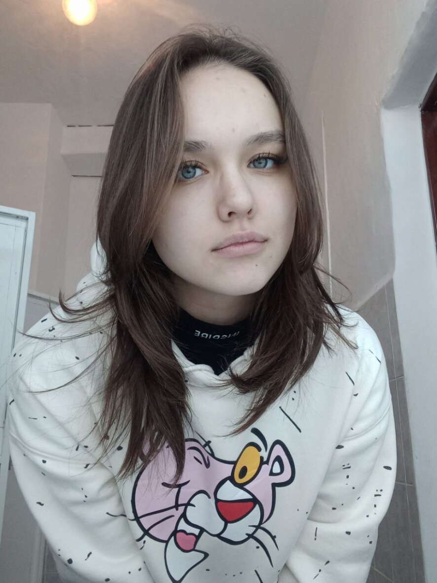 bizarretits-webcam-model-profile-xhamsterlive
