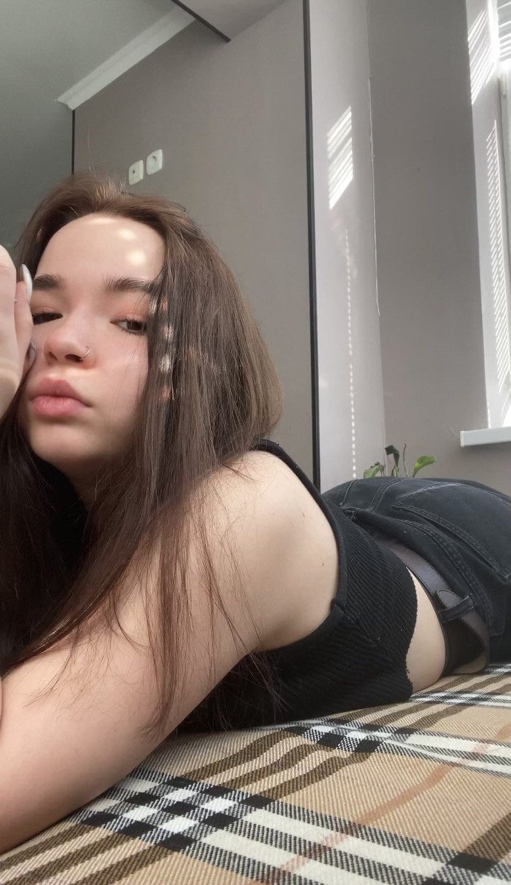 ChloeAttwood Cam Model Profile | Stripchat