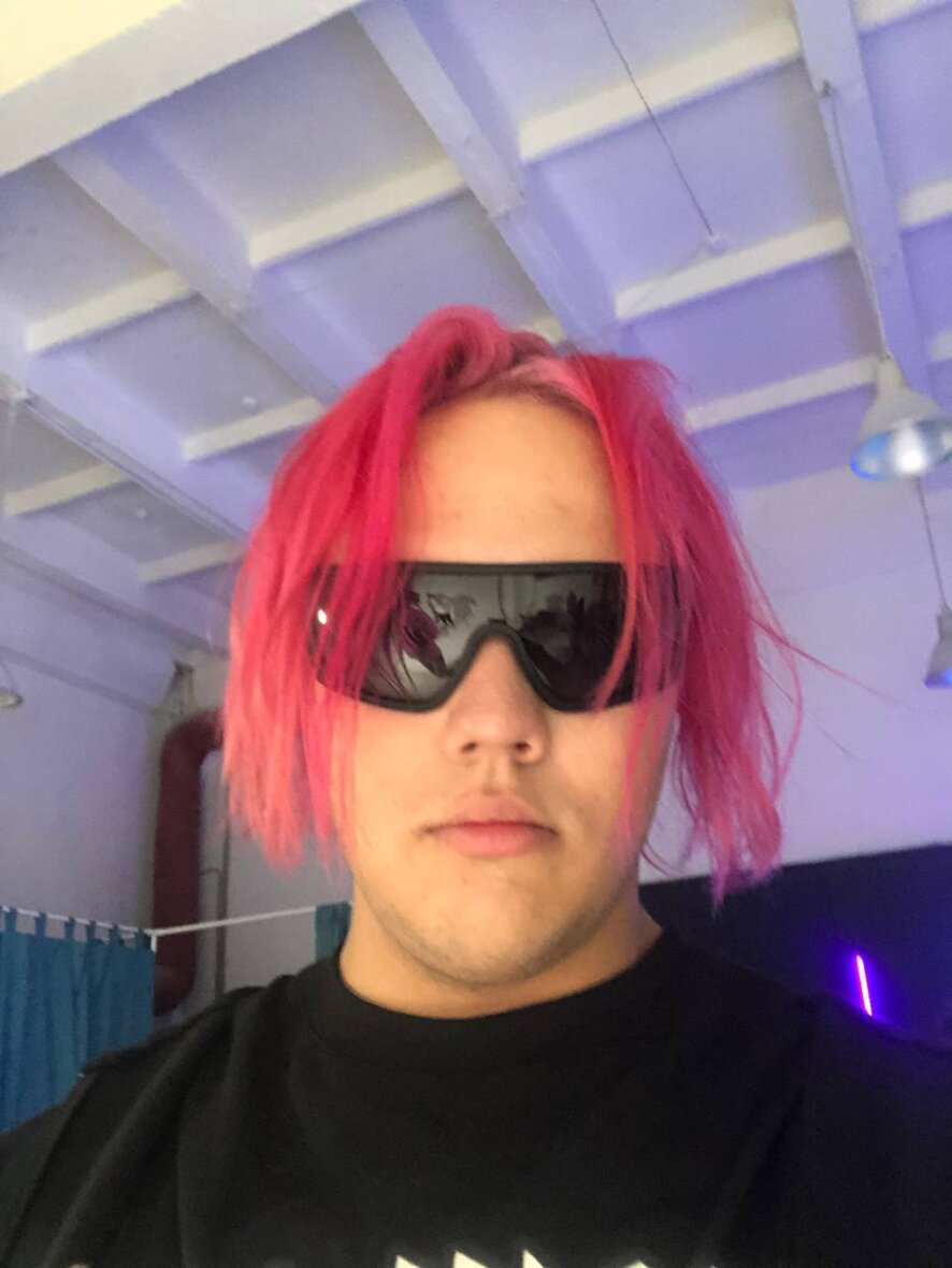 Bugs_bunny_gold Webcam Model Profile xHamsterLive