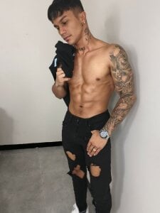 Leonard_Priceのelegant and casualの 3枚の写真