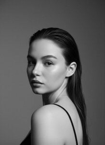 AkikoAnkrom Black and white Poză 4