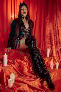 AlisonCold THE QUEEN OF LATEX Pic