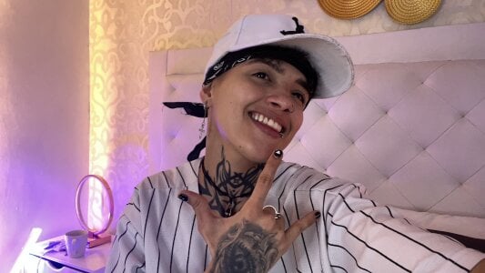 b3k_afrodict Pretty girll Pic 4