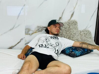 Enzo_Turner A little tenderness and a lot of fire 🔥💋 Foto 3