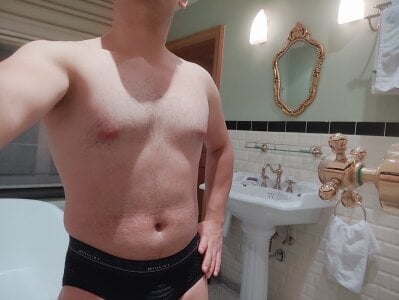 Crazyballs_Tony Public Pic