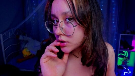 JudithEverly 今日は思いっきり楽しむ日だよ〜！🦋 Pic 3