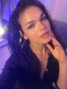 GiaFaaris selfies Pic 9