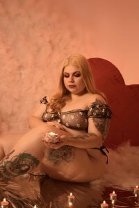 Martina_armos Happy Valentine's Day guys!! 💘 টি ছবি