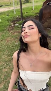 Pack light, I have plans for us 😉 od lara_madisson  3 snímek