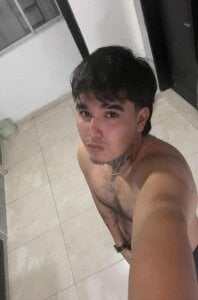 PrettyBoy_2412 Public Pic 2