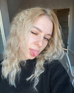 MonaChasey Hello! Pic 7