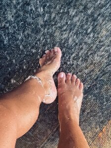 AnaRhodes Cute 🦶🏽 Pic