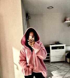 SangSlatton Holiday mood Pic 5