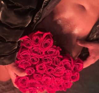 jhosepMoreno Flowers for you today. 🌹🌹🌹 slika