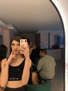 veronicarose_ Public Pic 4