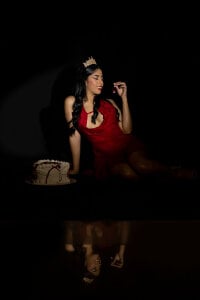 _kyraa_ It's my birthday, but the gift is you looking at me like that 😏🎁 Poză 6