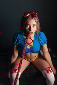 Aleja_bloom I am snow white 🍎💘 Pic 6