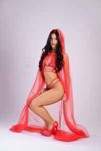 Red Hood, No Innocence de AlishaSuarez Foto