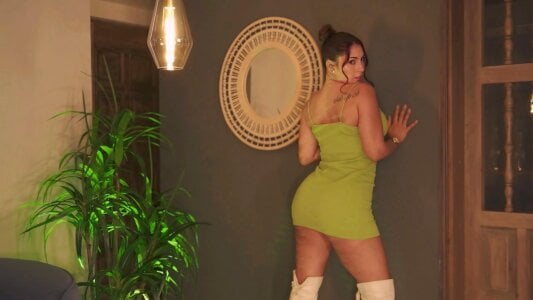 DannieSmith1 💚Sexy💚 Pic 2