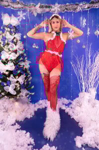 Sidney_Belle ❄️💄 Too cute to behave. Pic 2