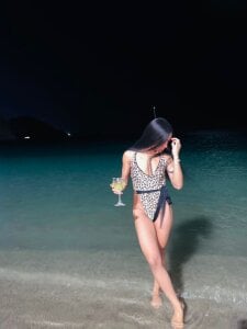 angelkyraasm Beach day 💦🏝🌤💧🌊 Poză 2