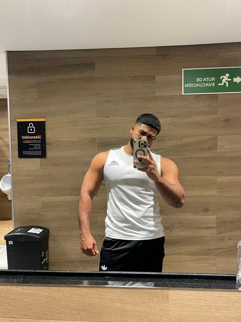 Foto  2172 de noah_crux – em alta