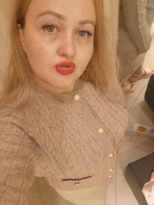 CurvyMuses Public Pic 5