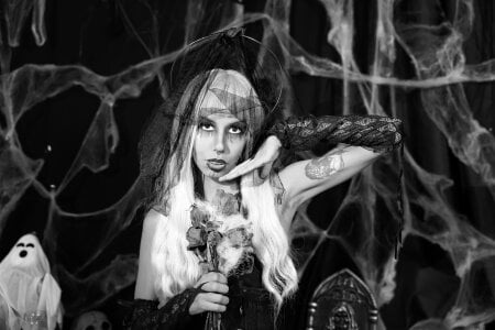 Lunamistyc 🌙 Your gothic bride craves you Gambar 2