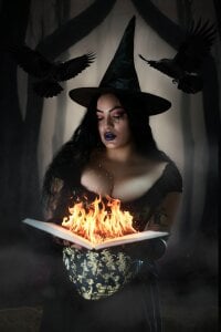 Aghata_gate I will fulfill your hidden desires. Pic