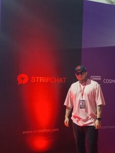 Strip_Chat_Col Yo Pic 2