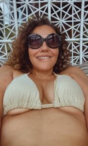 CurlyShakira Public Pic 2