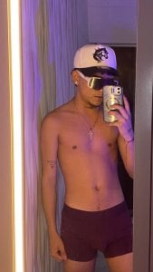 Tayler_Hot_Boy: Public ( фото)