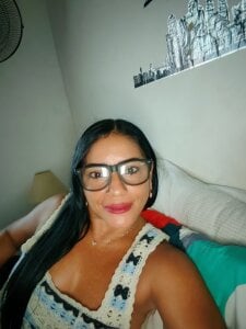 leyton_mia Public slika