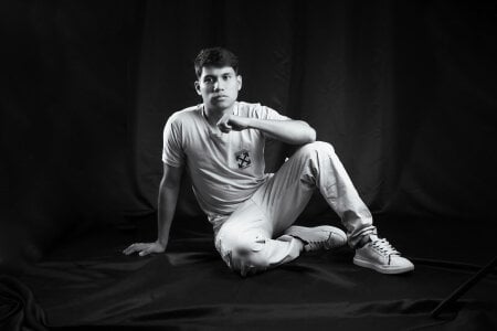 axelvega_ "Male in tension" Kuva 2