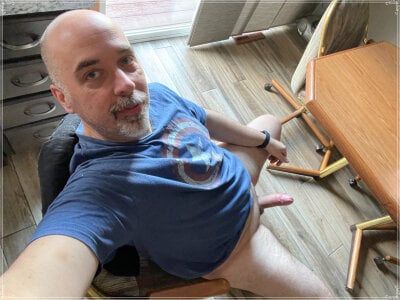 Uncut_G George - Nude Shots Pic 4