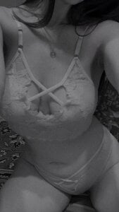 INELIKA 🩶🤍🩶 Pic 5