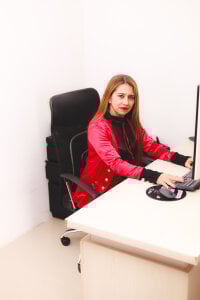 Matureyulyet Your sexy office boss at work 😈 Photo 4