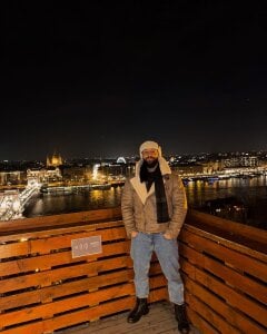 Barcelona, Dubai, Napales, Pompeii, Rome, Corfu, Turkey, Thassos , Budapest, Jordan ,Albany, de MasculineGuy99  8 photos