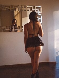 _ISABELLA_HOT_