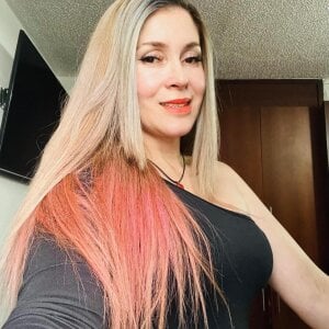 Laura_hotmilf Public Immagine  5