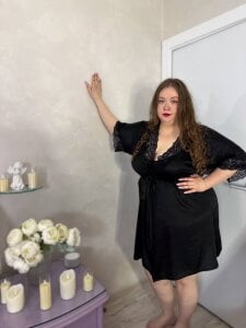 BettiBell Attractive shapes🖤 Pic