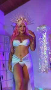 SarahYates the charm that undresses you Pic 3