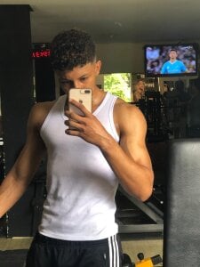 RickyEbony Are you coming to the gym with me? Foto 5