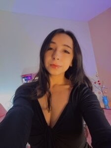 melanie_hillsの🖤🖤の 2枚の写真